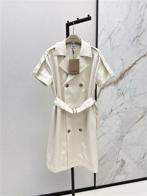 버버리 바람막이 코트 B43606 2025/신상