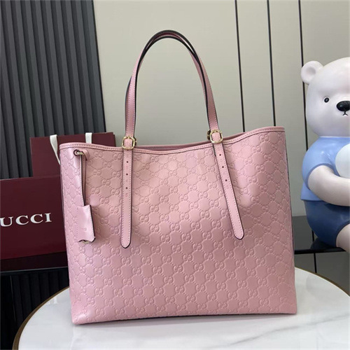 구찌 GG 엠블럼 라지 토트백 847455 2025/신상