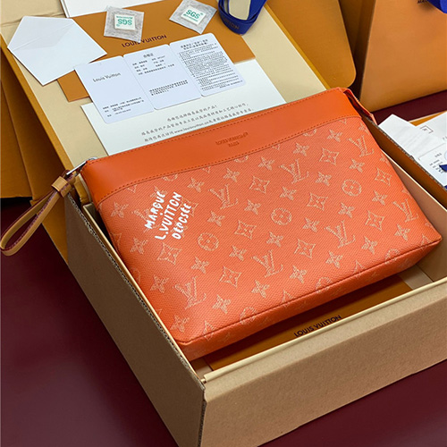 루이비통 포쉐트 보야주 수플 클러치백 M12665 2025/신상