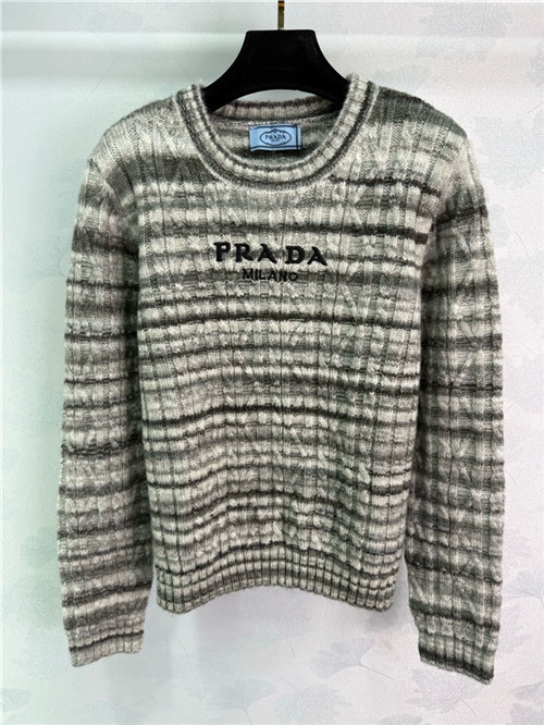 프라다 긴팔 니트 P72556 2025/신상