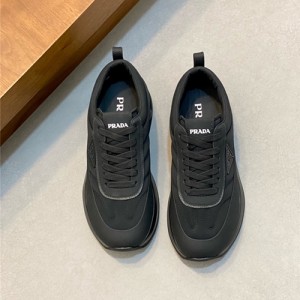 프라다 남성용 스니커즈 P44125-2 2025/신상