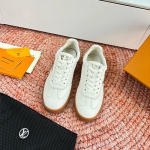 루이비통 여성용 스니커즈 L93473-1 2026/신상