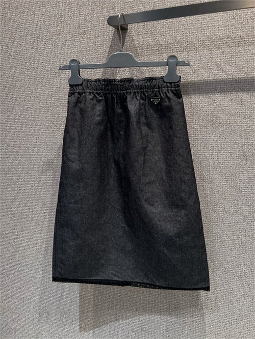 프라다 스커트 P42607 2026/신상