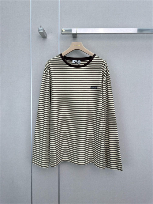 미우미우 긴팔 티셔츠 M91809 2026/신상